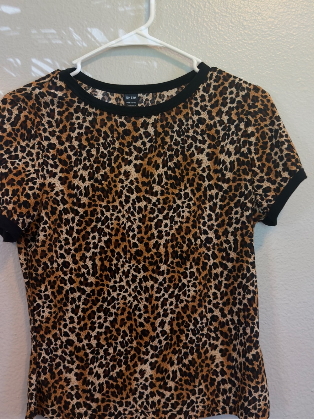 SHEIN Brown Leopard Print Short Sleeve Tee with Black Trim
